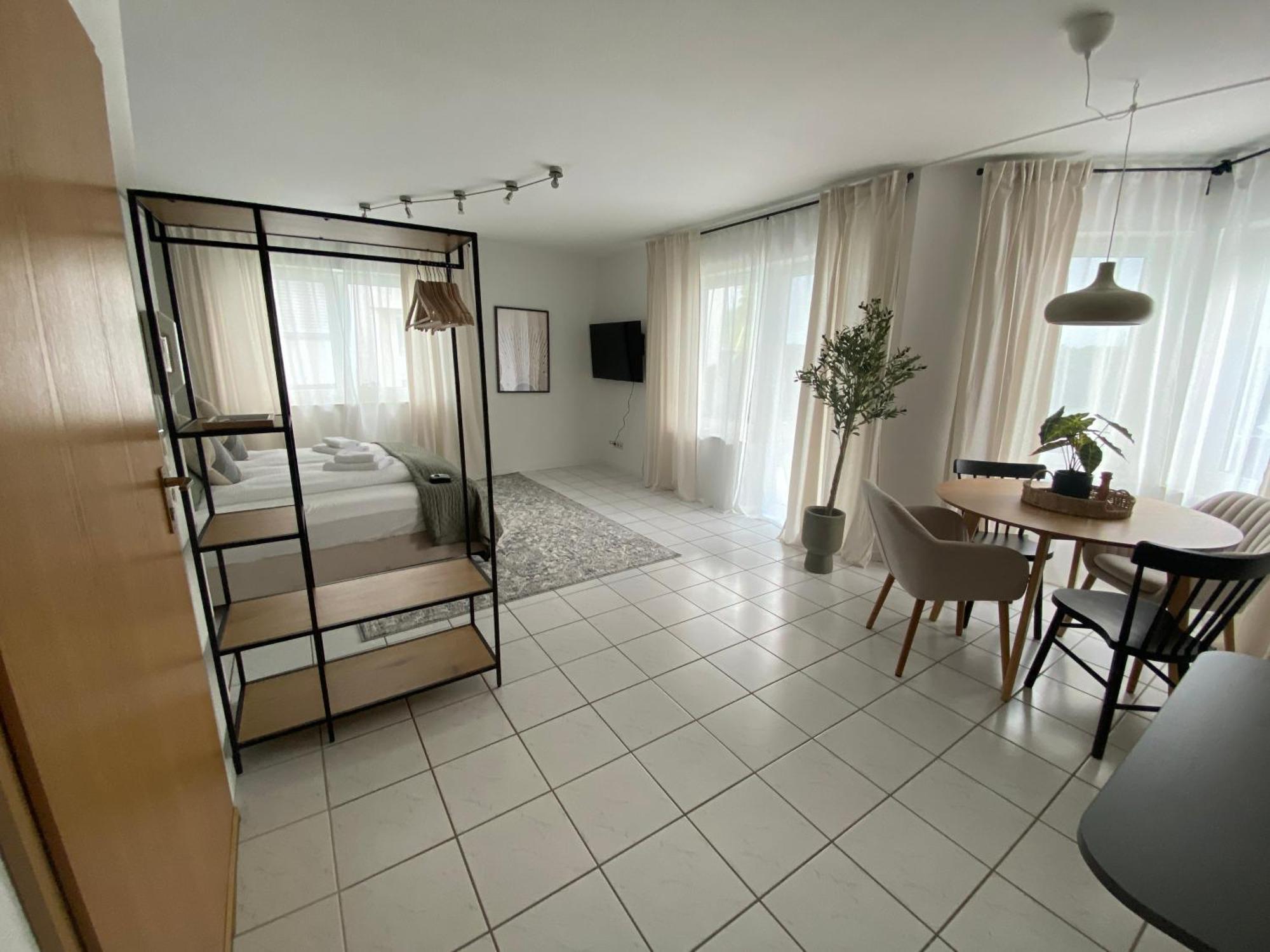 Moderne Wohnung Mit Terrasse & Parkplatz; Naehe Bwzk & Amazon Koblenz  Exterior foto